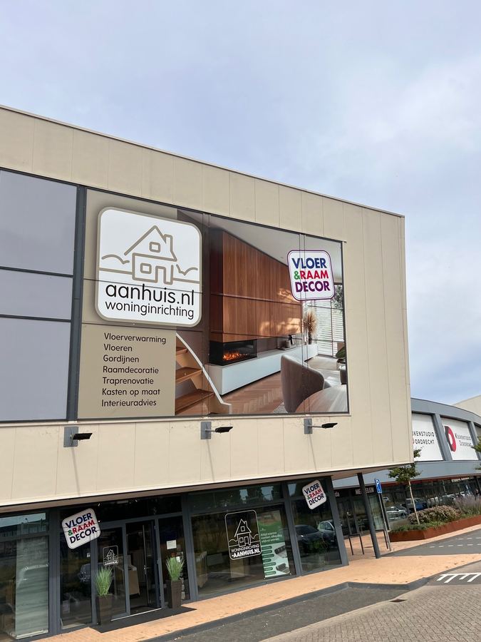 De showroom van Vloer & Raamdecor op Woonboulevard Dordt in Dordrecht